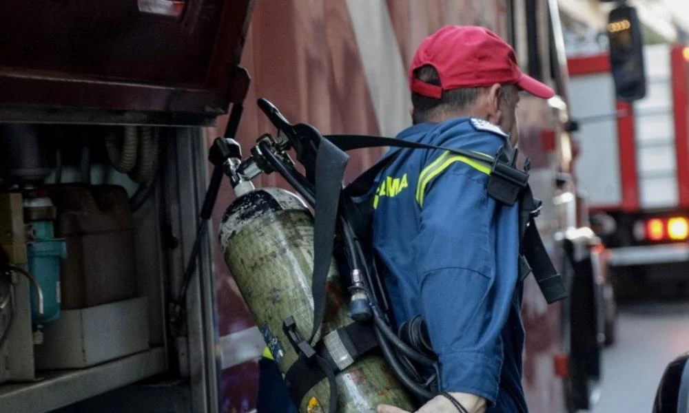 Εξερράγη φιάλη υγραερίου σε αποθήκη σπιτιού στα Φάρσαλα: Στο σημείο 12 Πυροσβέστες